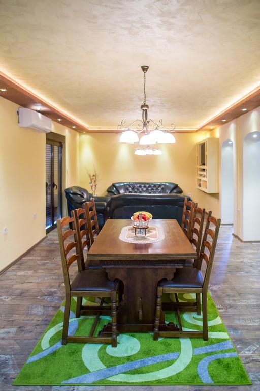 Apartment Bambo Tre Sorrele โกตอร์ ภายนอก รูปภาพ