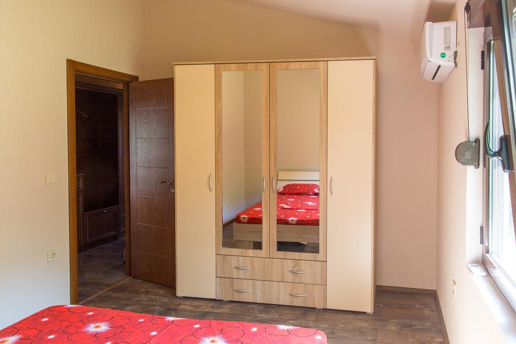 Apartment Bambo Tre Sorrele โกตอร์ ภายนอก รูปภาพ